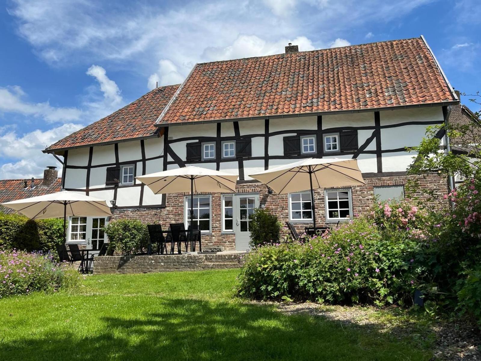 Vakantiewoningen 'Hoeve De Witte Olifant' Noorbeek Exterior photo